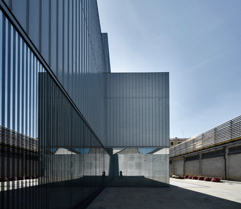 chipperfield's city of culture infills post-industrial block in milan