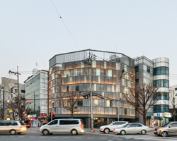 dia architecture remodels dogok office with transparent steel façade