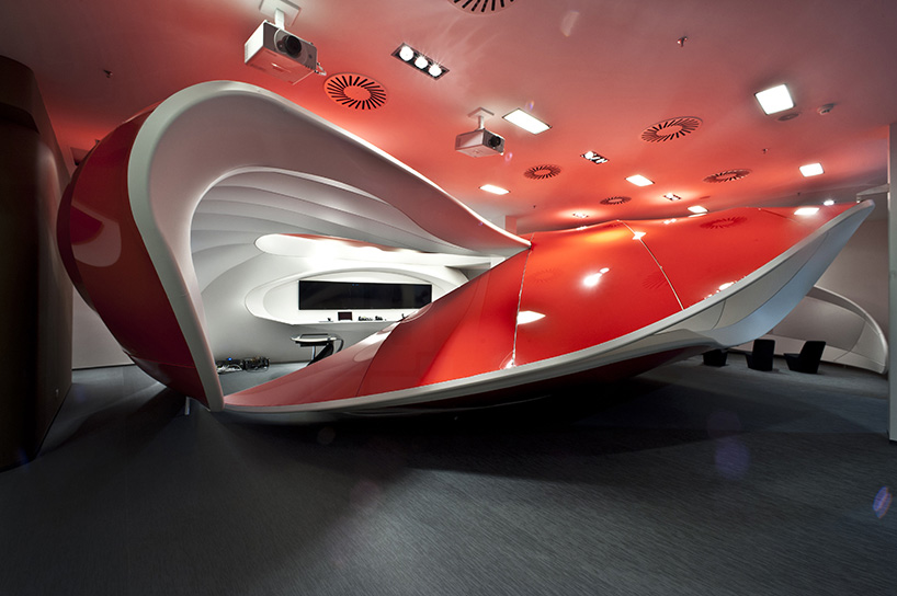 IO studio vodafone customer experience center czech republic