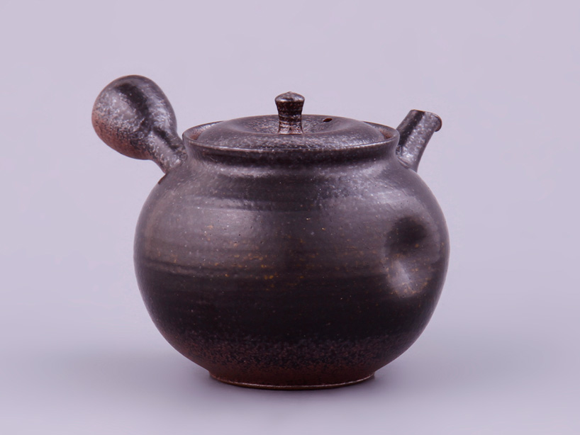 jeff dayu shi guan fu jiu gong teapot designboom