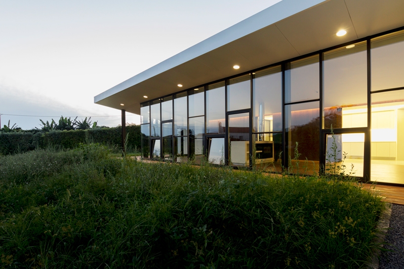 m-arquitectos rosto do cao house portugal designboom