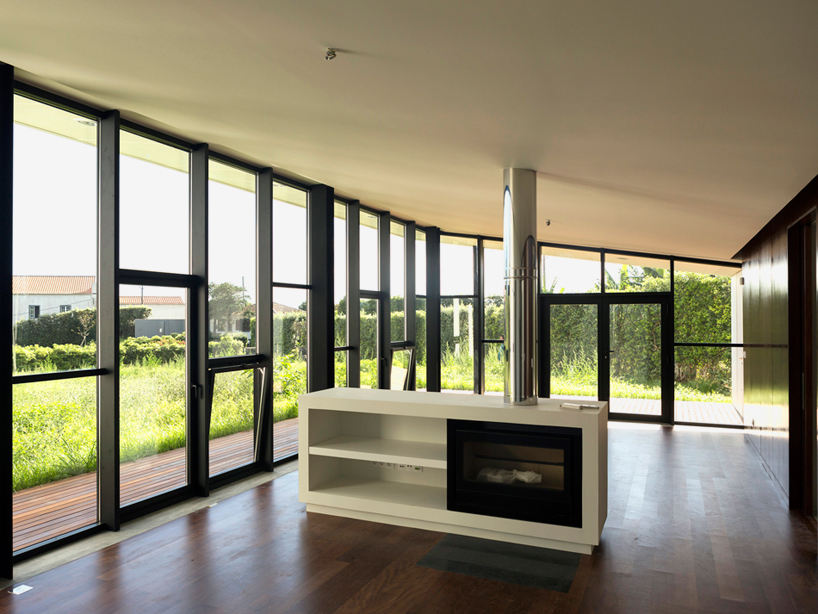 m-arquitectos rosto do cao house portugal designboom