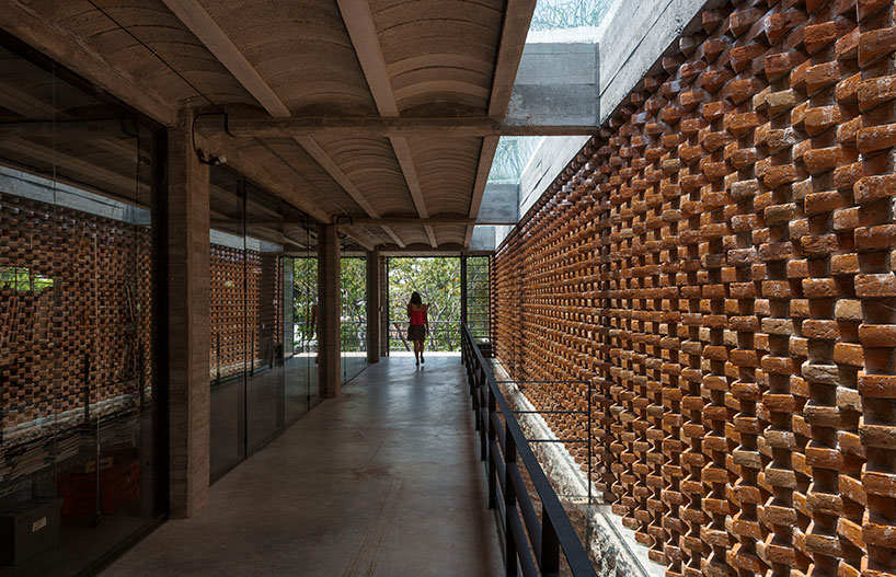 a home becomes modular locales and atelier on ordaz street by t3arc