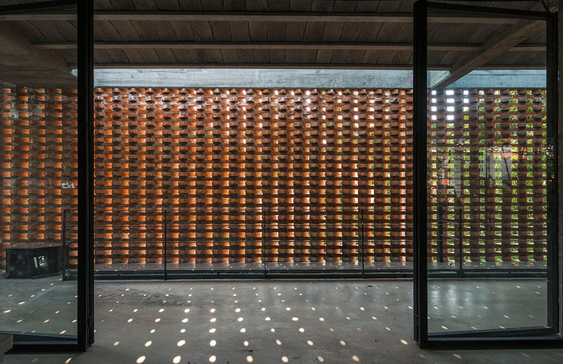 a home becomes modular locales and atelier on ordaz street by t3arc