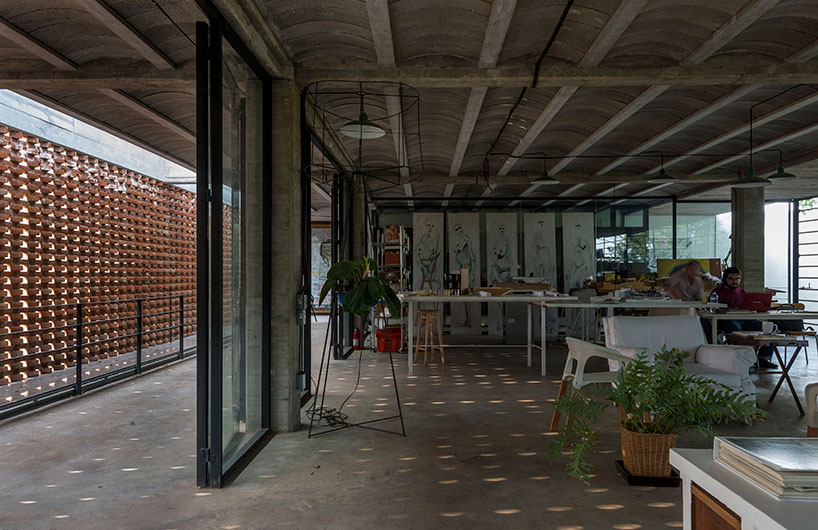 a home becomes modular locales and atelier on ordaz street by t3arc