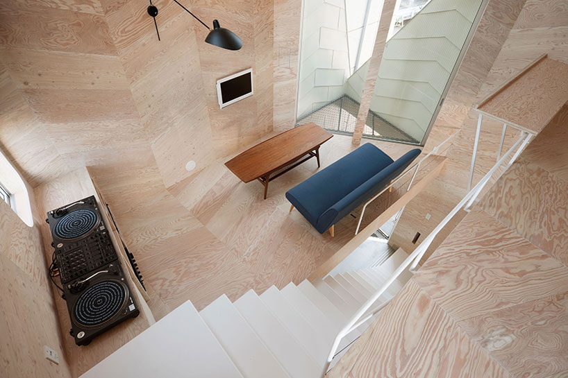 flat house completes 26 m2 polygonal tokyo bud house in tokyo
