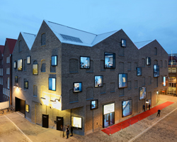 poppodium music venue in the netherlands by van dongen-koschuch