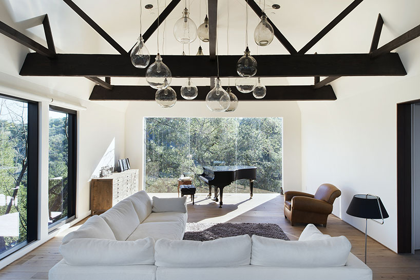 oak pass residence by walker workshop doubles as home and venue