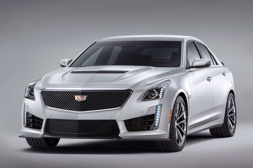 2016-cadillac-CTS-V-Sedan-designboom01