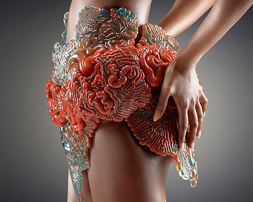 3D printed wearables bio-engineered with bacteria that can embed living matter