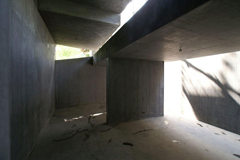 L3P architekten forms trubel after an ascending vineyard stock