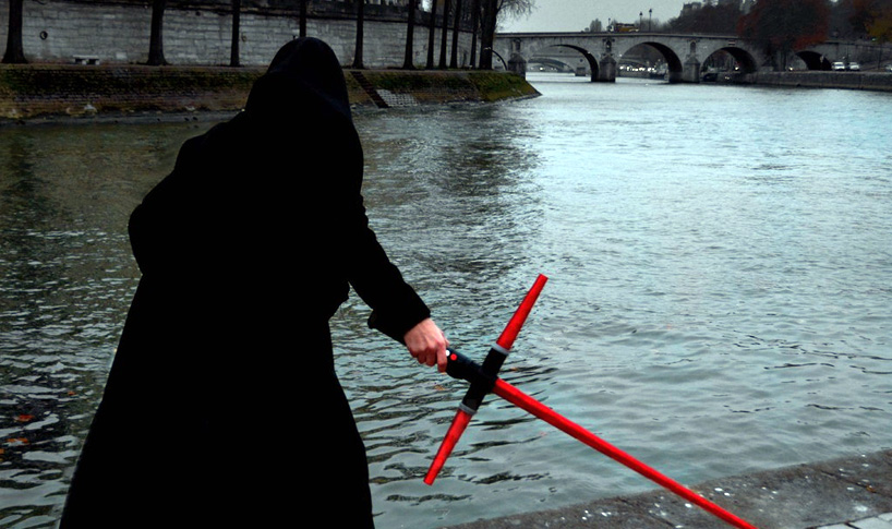 le fabshop 3D prints customizable crossguard lightsaber from star wars