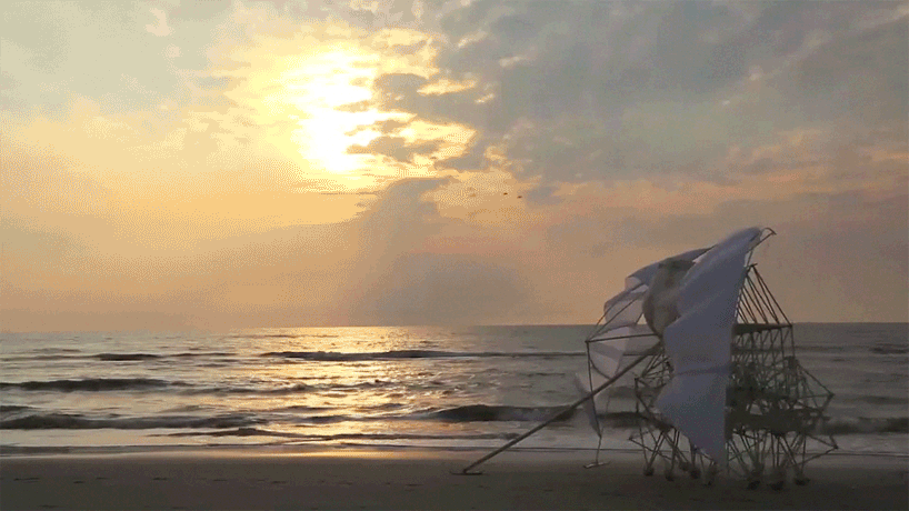 theo jansen's strandbeest interpreted by 3D printing at art basel miami