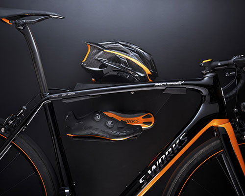 specialized collaborates with McLaren for the carbon fiber S-works tarmac bike