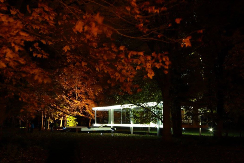 mies van der rohe's farnsworth house projection mapping luftwerk insite