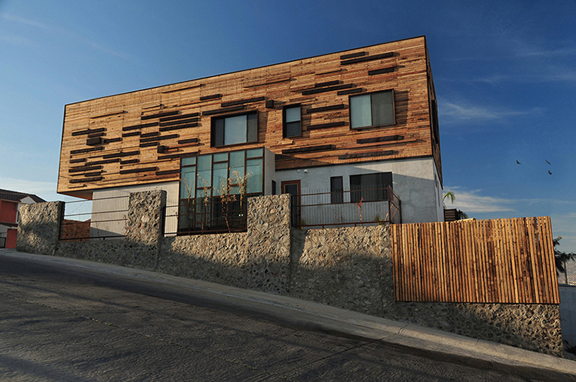 oficina 3 energy efficient casa lopez salvaged materials tijuana mexico