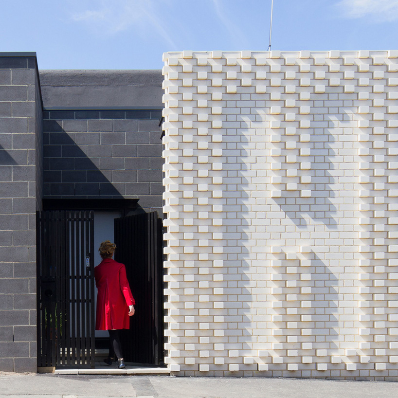 oof! architecture hello house australia designboom