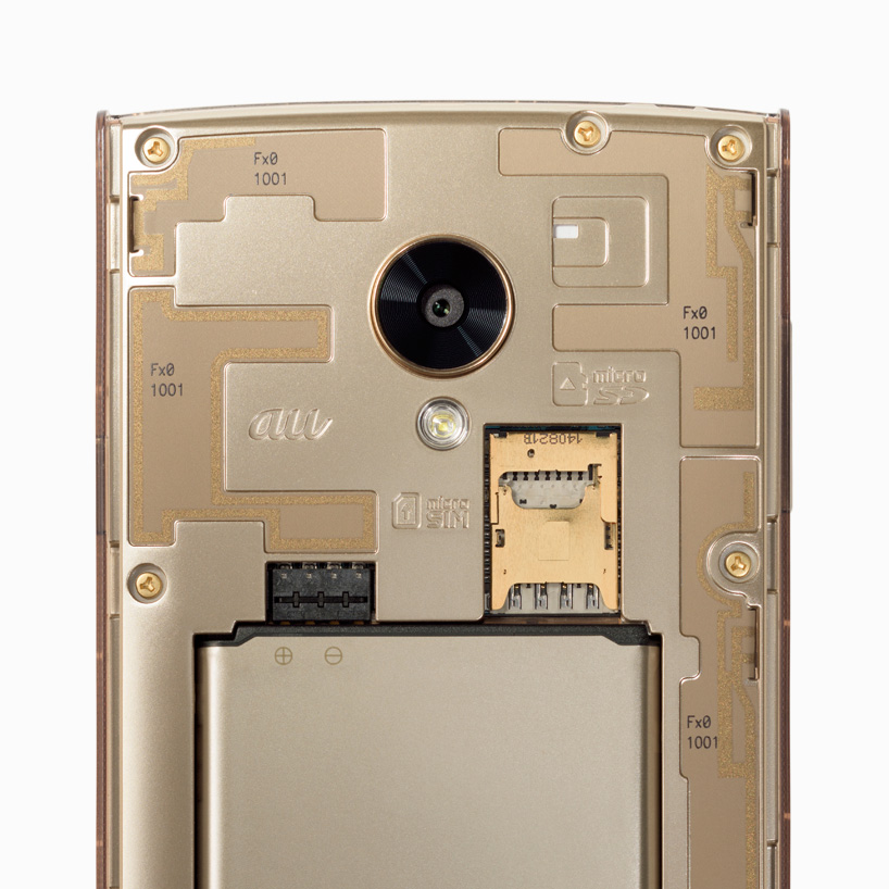 transparent-smartphone-Fx0-tokujin-yoshioka-designboom04