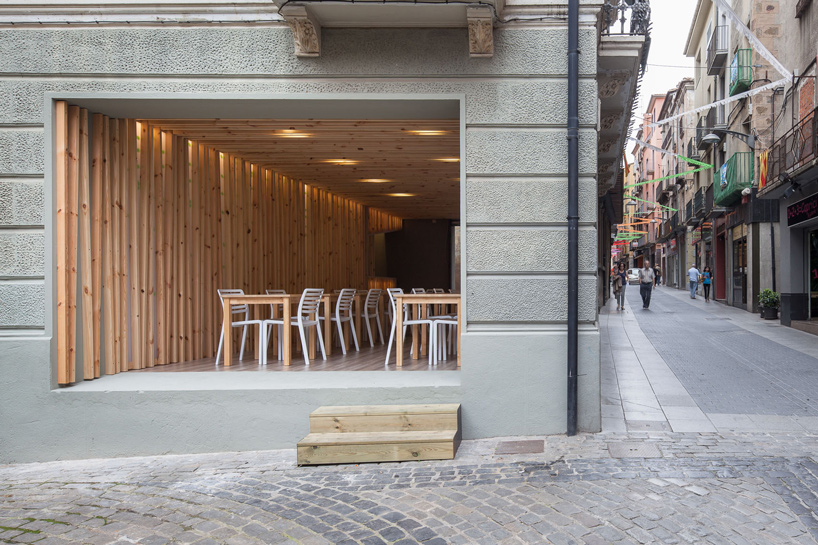 arnau estudi d’arquitectura terrassa de la brasera d'olot spain designboom