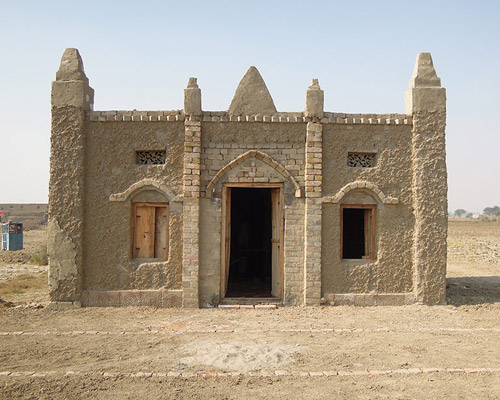 earth home project encourages locals to rebuild architecture of pakistan