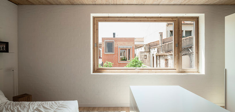 HARQUITECTES projects urban infill house 1014