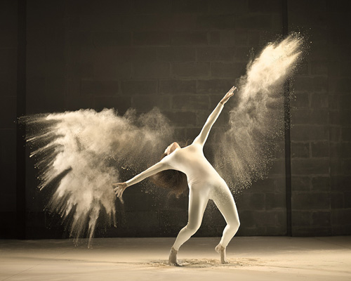 jeffrey vanhoutte freezes acrobatic angels in powdered milk showers