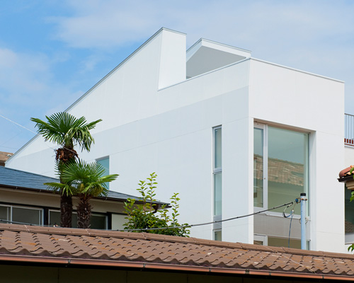 kensuke aisaka's house in todoroki features a rooftop terrace