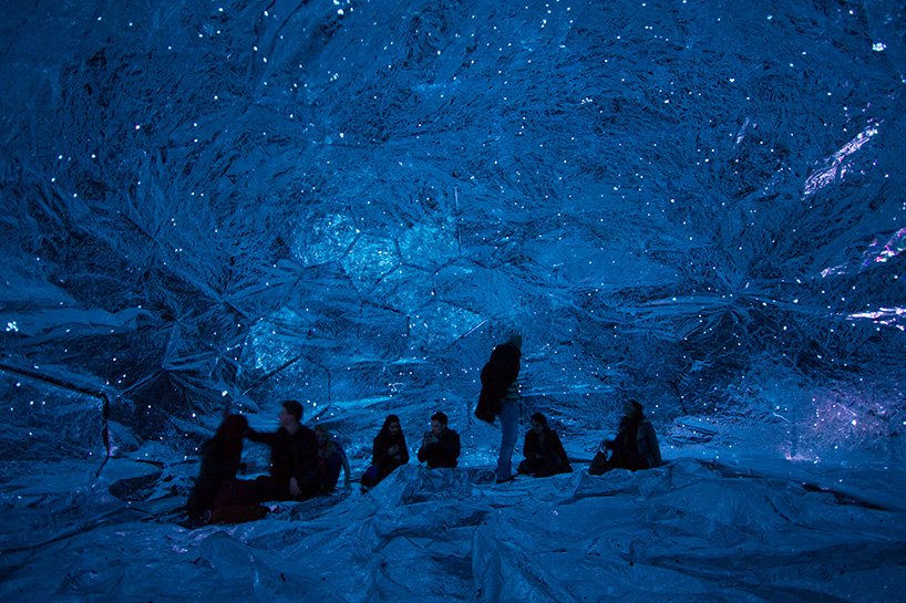 loop.ph constructs the cosmos within inflatable infinity space