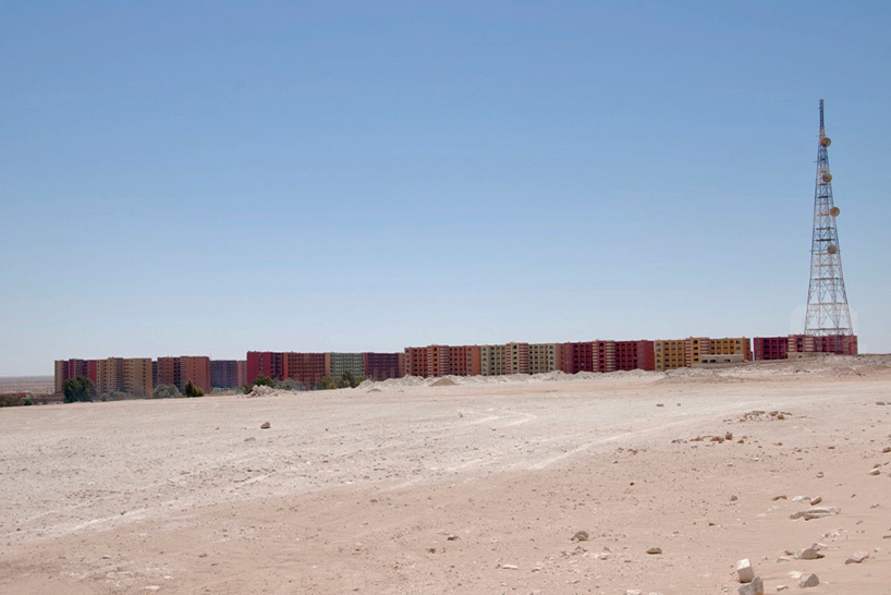 manuela alvarez diestro housing egypt desert designboom