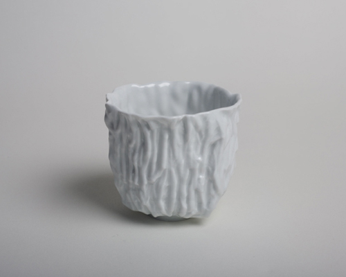 peter marigold scratches away the surfaces of meissen porcelain vessels