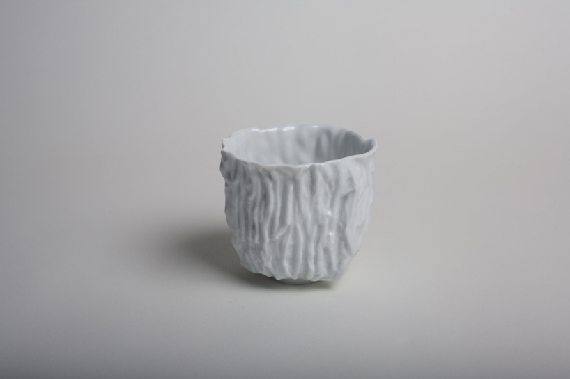 peter marigold scratches away the surfaces of meissen porcelain vessels