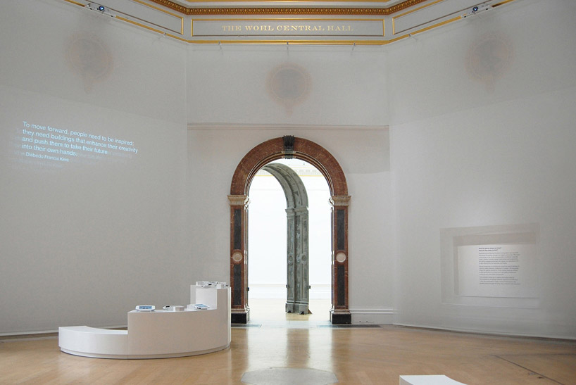 shsh sensing spaces exhibition lighting design royal academy arts london designboom