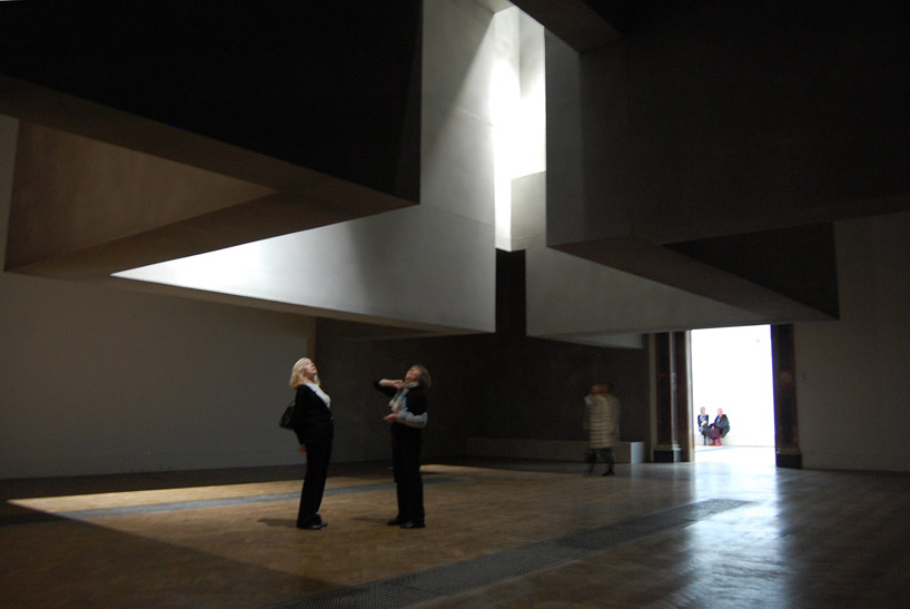 shsh sensing spaces exhibition lighting design royal academy arts london designboom