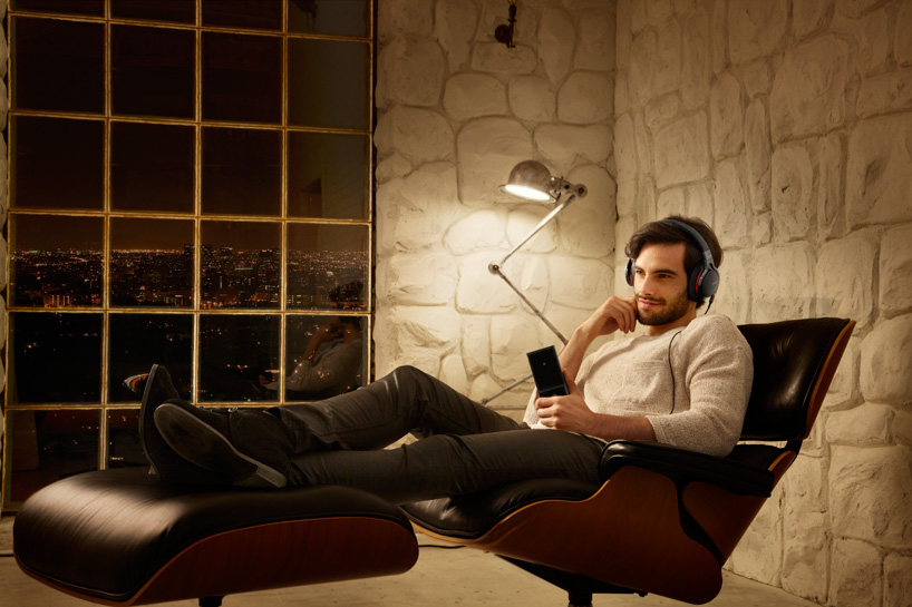 sony-walkman-NW-ZX2-designboom05