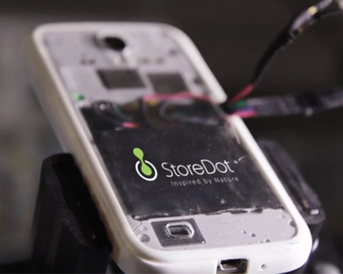 storedot flash battery & charger fully energizes smartphone in seconds
