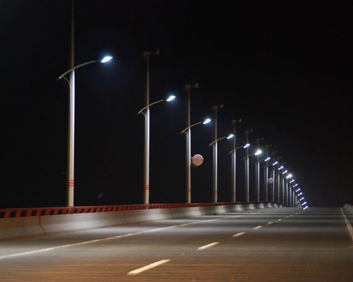  street lights powered by solar and wind energy are an emerging trend in china