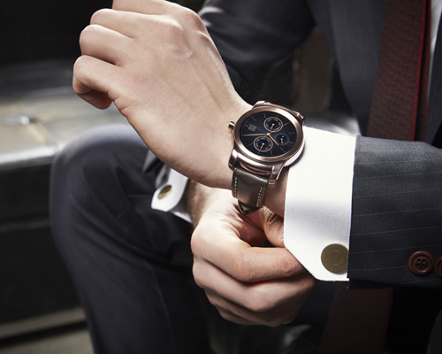 full metal LG watch urbane combines elegant style with high technology