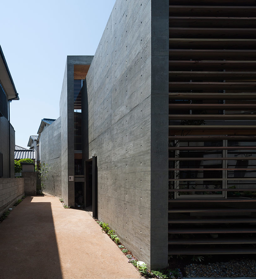 UID architects constructs concrete-shelled shrimp residence