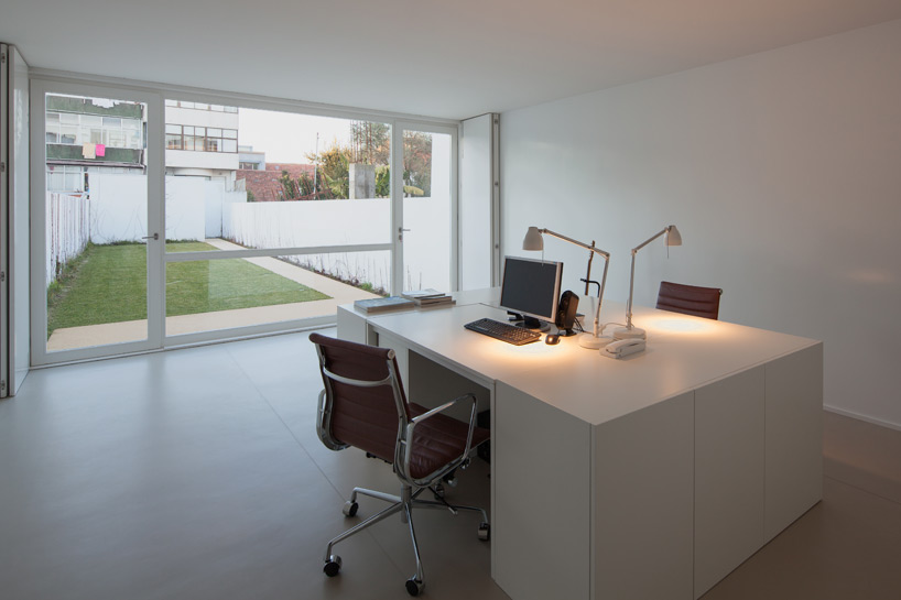 claudia monteiro vitor oliveira architects house lindo vale porto portugal designboom