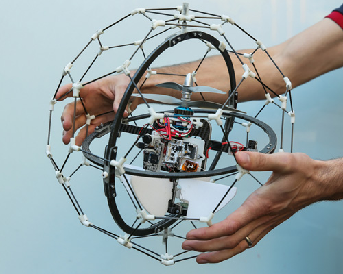 lightweight flyability gimbal drone is resistant to collisions