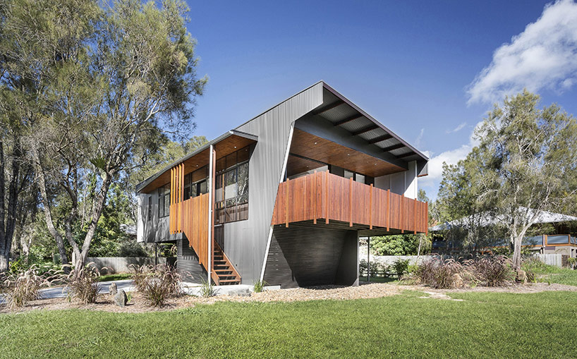 refresh design cantilevers the northern rivers beach house