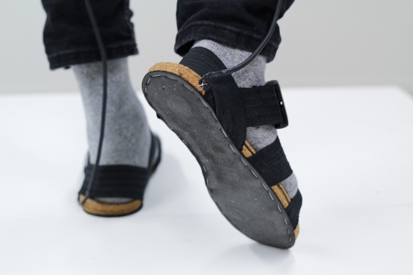 stellvertreter-shoes-designboom02