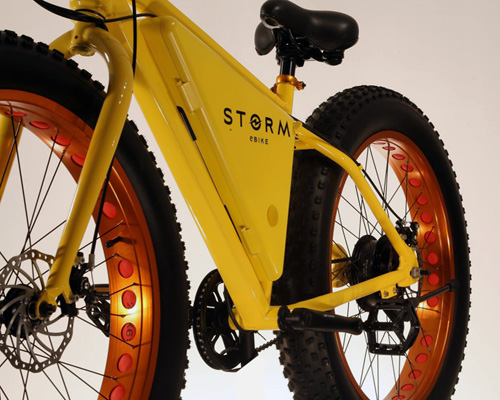 storm ebike battery-swapping feature provides power for 50 miles