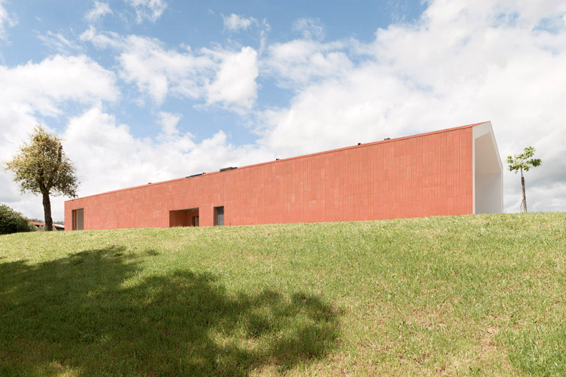 studio zero85 home studio for an artist designboom