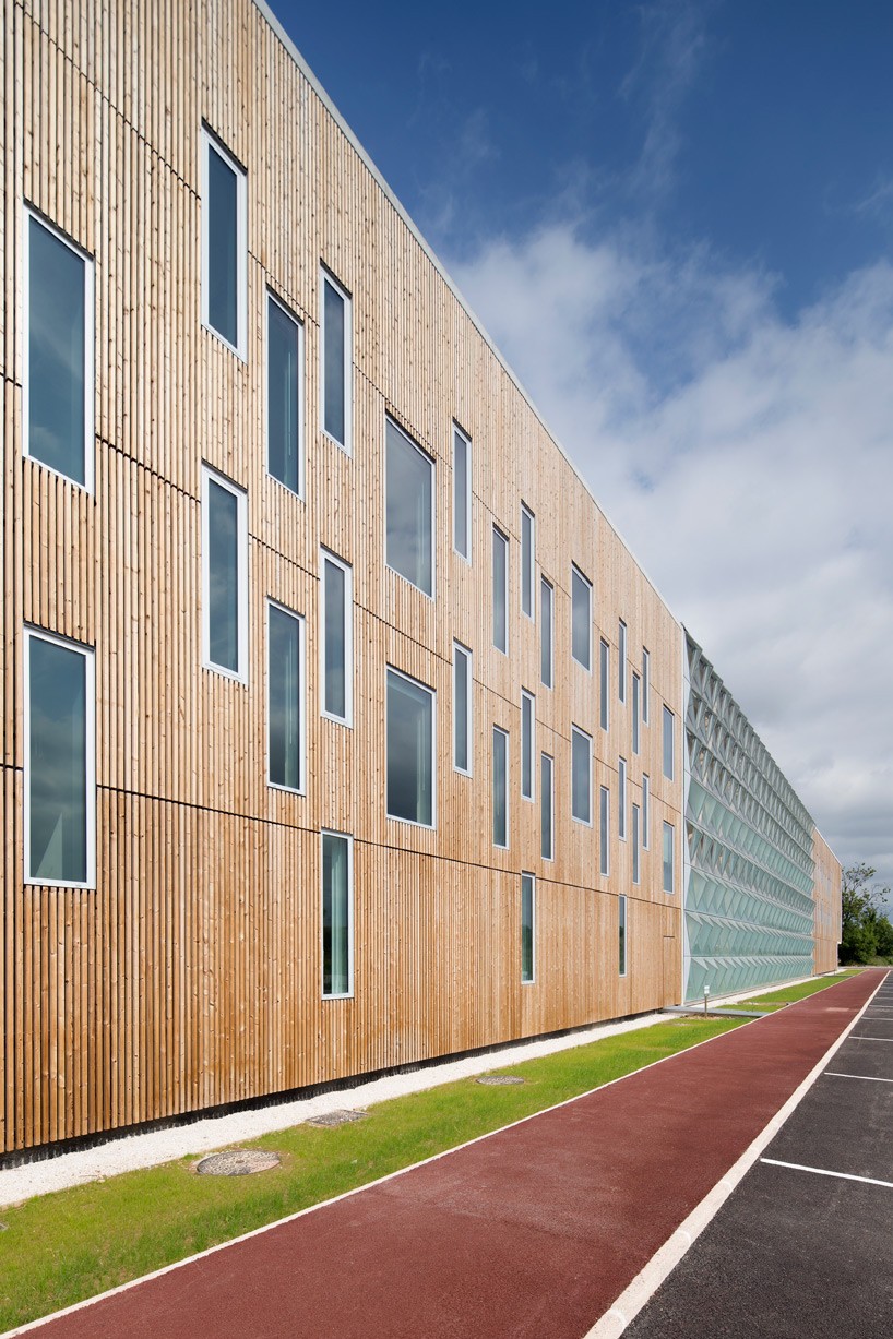 cannes aeroport comte vollenweider architects 03 10 2015 designboom