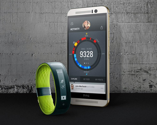 under armour teams up to create the HTC grip, a smart fitness tracker