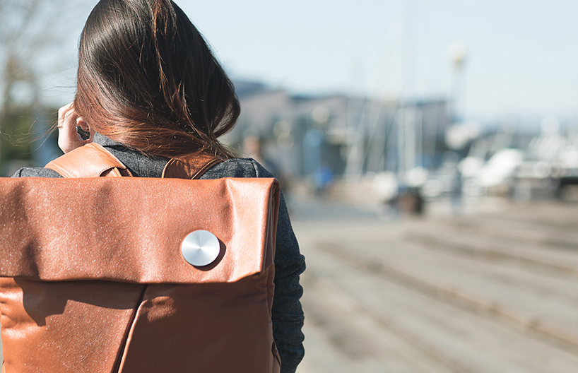 HiSmart-bag-wearable-technology-designboom03
