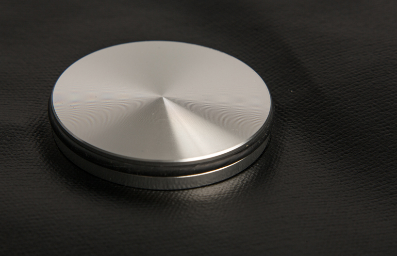 HiSmart-bag-wearable-technology-designboom08