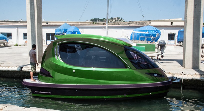 jet capsule's carbon fiber reptile cruises at up to 50 knots