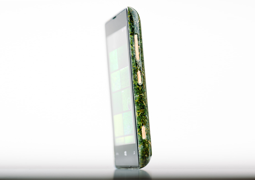 O2-recycle-grass-phone-designboom06